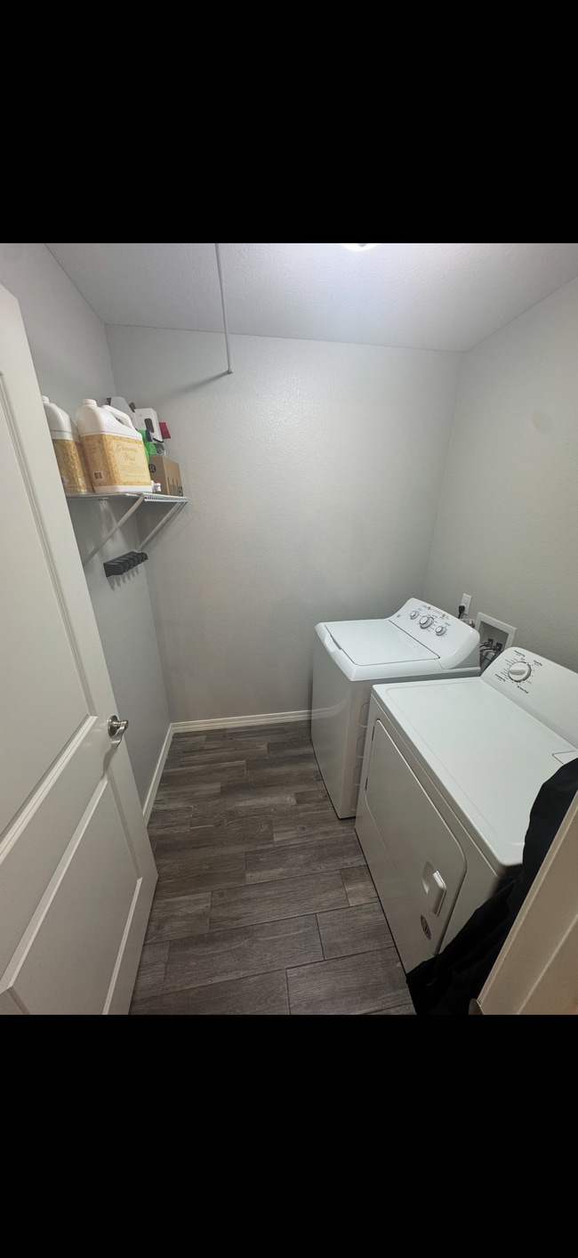 Photo - 235 Turnberry Ct