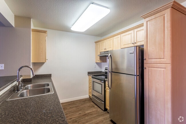 1 BR, 1 BA - 627 SF