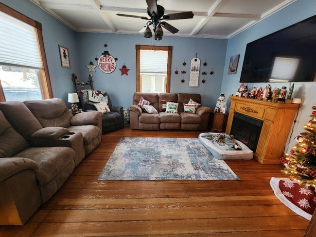 Photo - 410 S Parker Dr