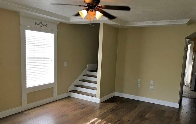 Photo - 109 E North St