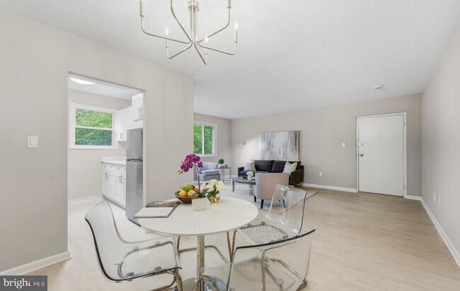 Photo - 3829 Hamilton St Unit E-304