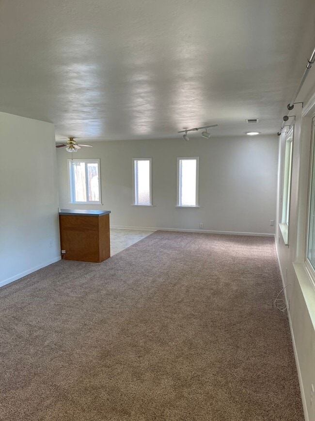 Photo - 3 bedroom house in Newton Creek Neighborhood