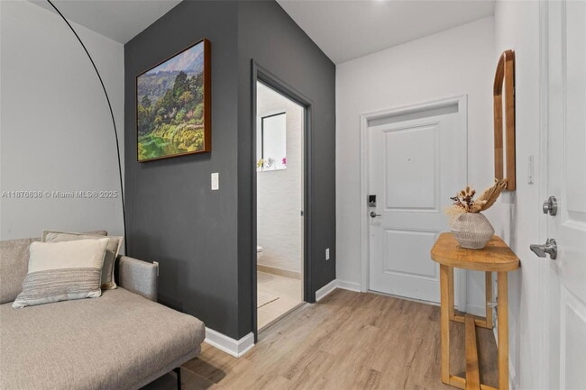 Photo - 403 NE 212th St