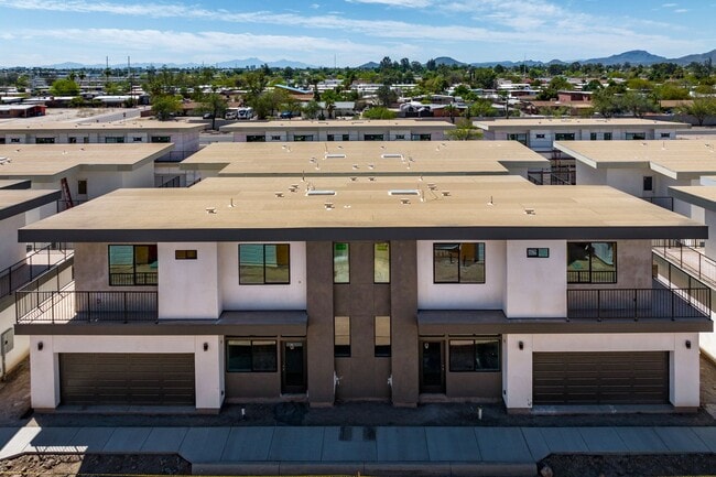 Photo - La Vida Rental Homes