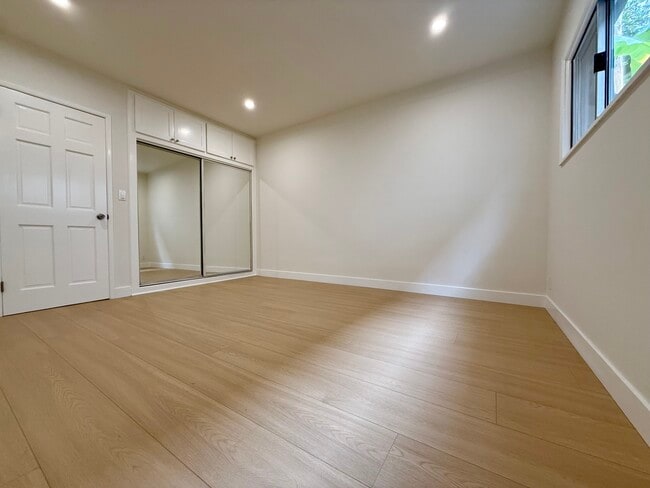 Photo 8 - 3563 Keystone Ave