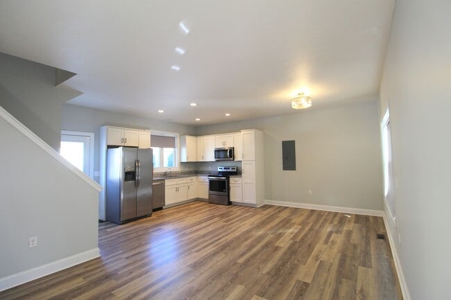 Photo - Beautiful 3-Bedroom, 3-Bathroom Home Near ...