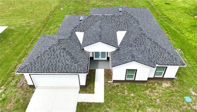 Photo - 825 Porter St E