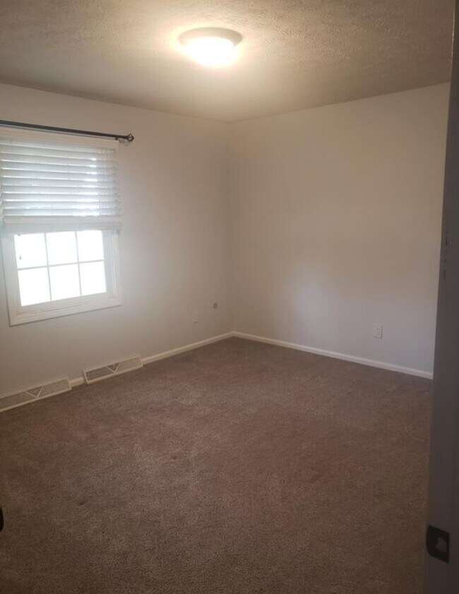 Photo - 4073 Cottage Grove Rd