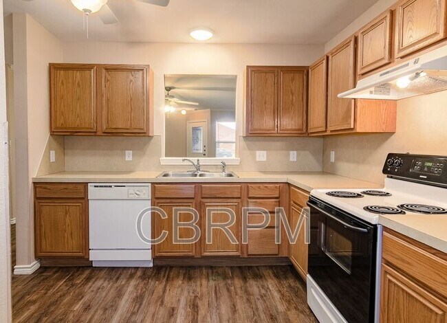 Photo - 505 N Chicago Ave