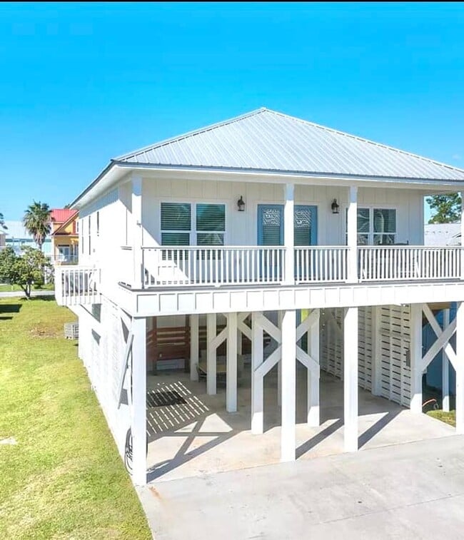 Building Photo - AVAILABLE AUGUST 1ST Rental