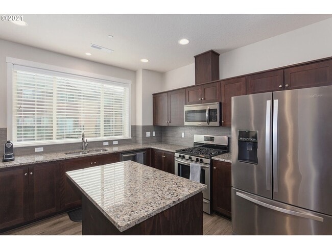 Photo - Spectacular 2 Bed | 2.5 Bath + Office/Den Townhome | Prime Hillsboro Location | Modern Living | C...