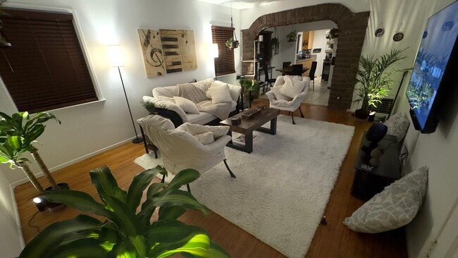 878 Warren Ave Unit 3