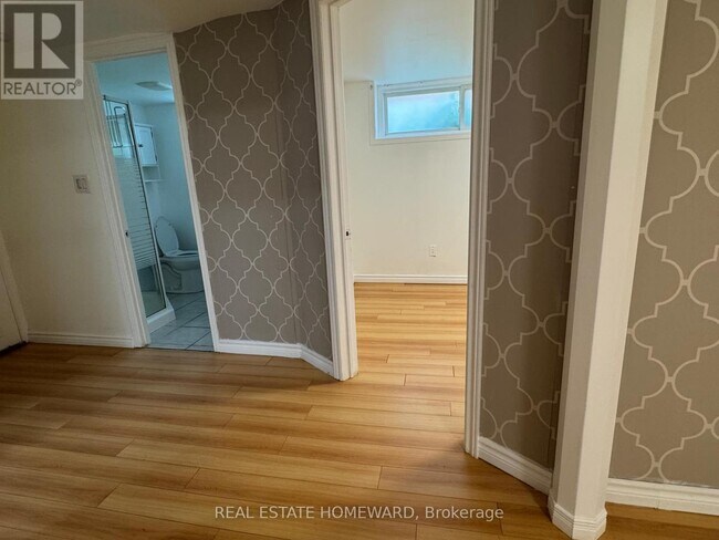 Photo - 30 Marchington Cir