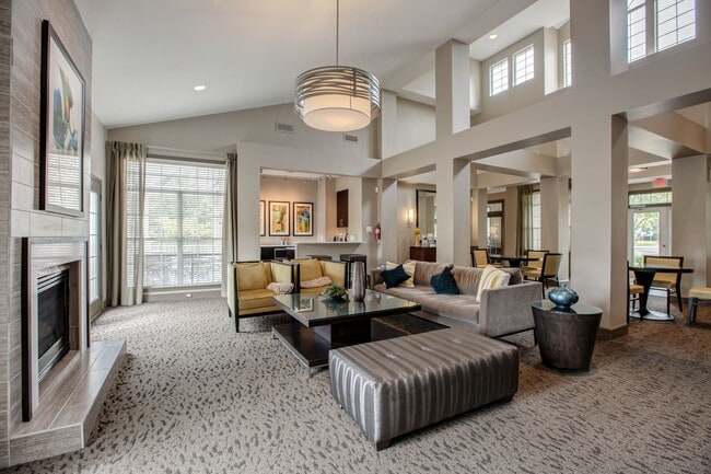 Salón del club - Cascades Overlook