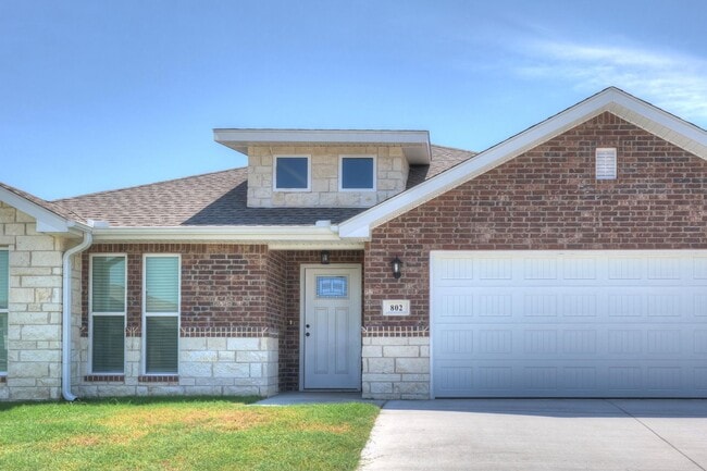 802 Delaney Dr