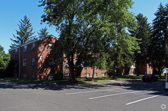 Royal Park Apartments