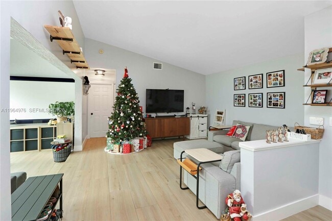 Photo - 6011 Manchester Ln