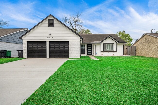 Building Photo - 10818 Hillcroft Ave