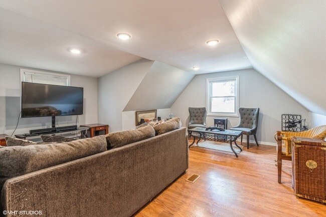 Photo - 3575 N Milwaukee Ave Unit PH