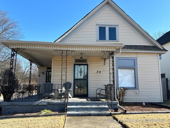 Photo - 32 N Cooper St House