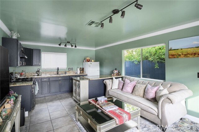 Photo - 10604 Plainview Ave