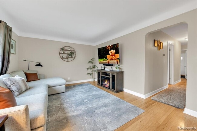 Photo - 10070 Buckingham Ave