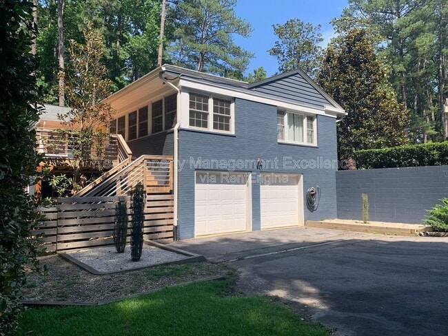 Photo - 620 Carr St