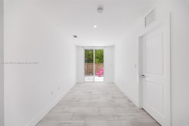 Photo - 3823 Thomas Ave