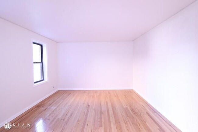 Building Photo - 2 bedroom in REGO PARK NY 11374 Unit 2E Rental