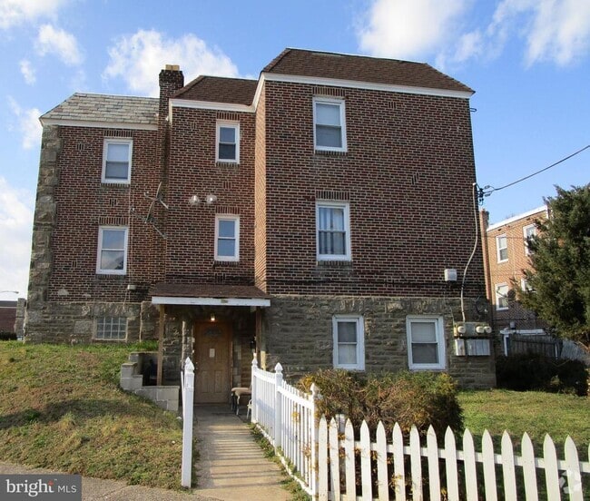 Building Photo - 1323 Hellerman St Rental