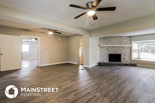 Photo - 2411 Chase Ave