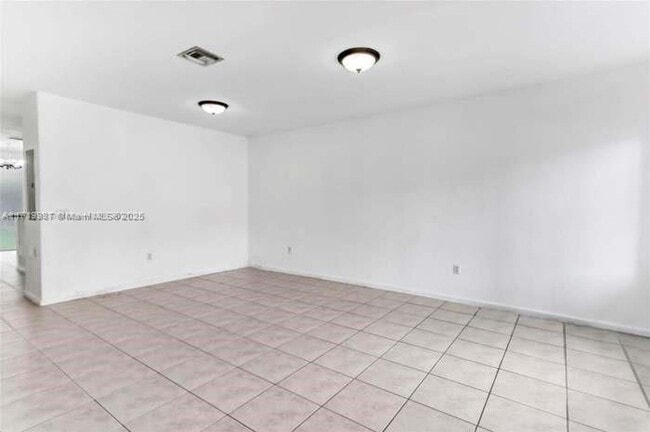 Photo - 2577 SW 82nd Ave