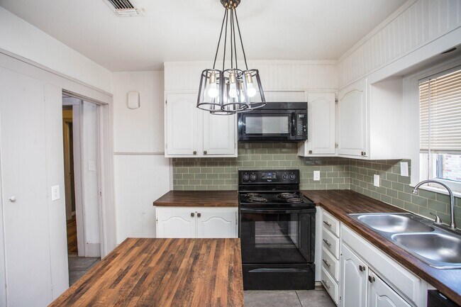 Photo - 2411 21st St