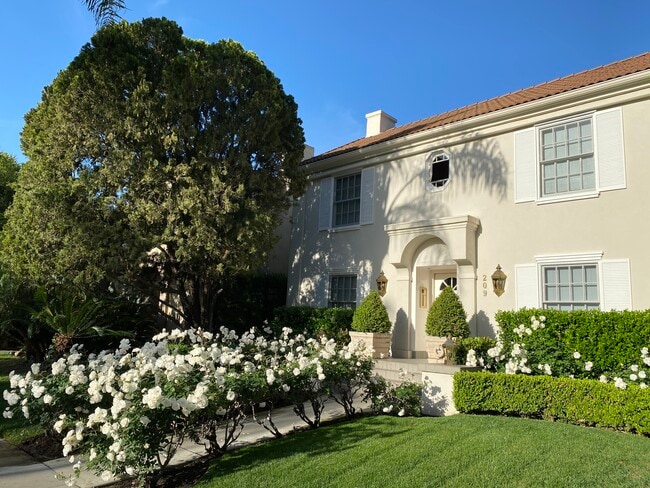 Photo - 209 S Hamilton Dr Unidad 209