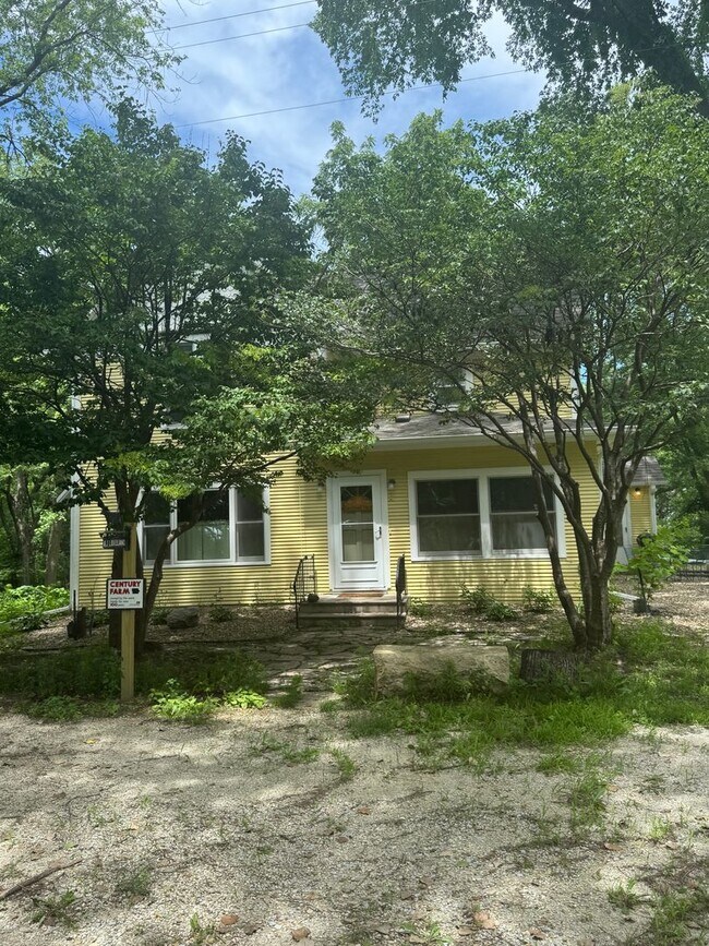 Photo - 4 Bedroom Updated Acreage