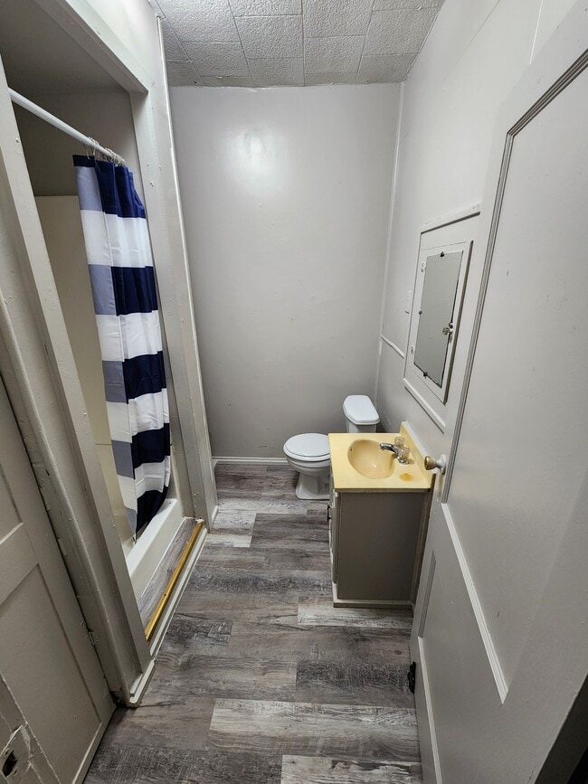 Photo - 426 W 15th St