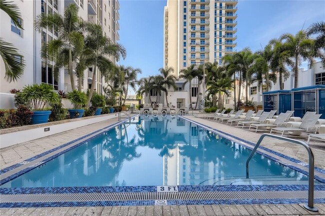 Photo - 415 E Pine St