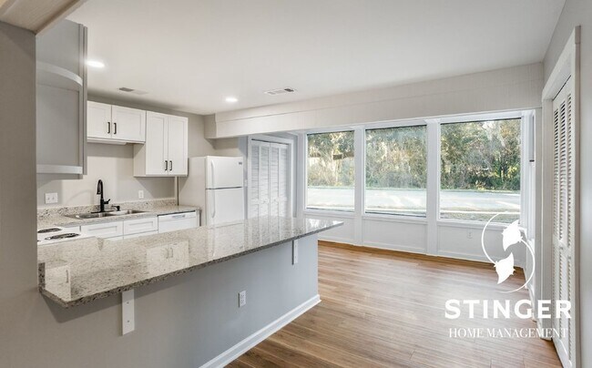 Photo - 2 Bedroom / 1 Bath For Rent In Tabby Oaks Unidad 3B