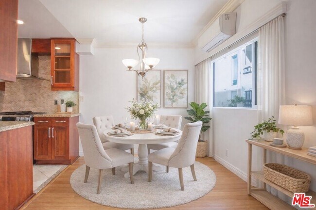 Photo - 1154 S Barrington Ave Unit 109