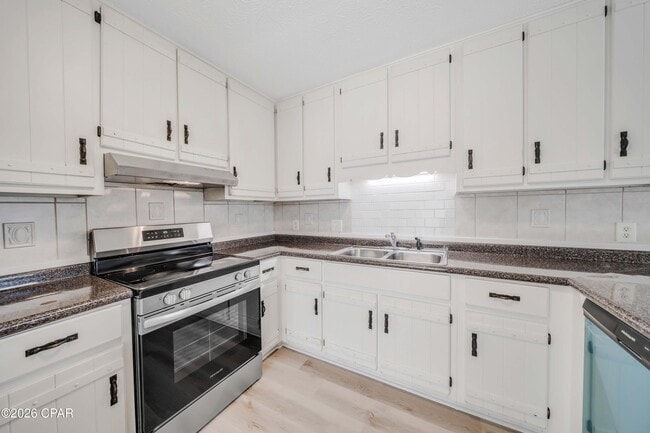 Photo - 7011 Lois St