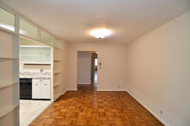 Photo - 4028 Ledgewood Dr