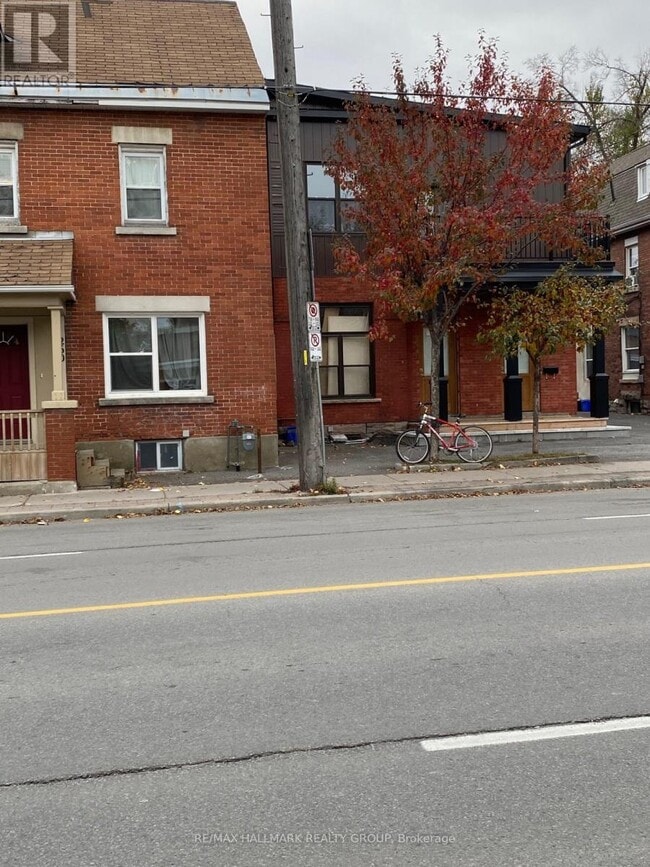 Photo - 260 Bronson Ave