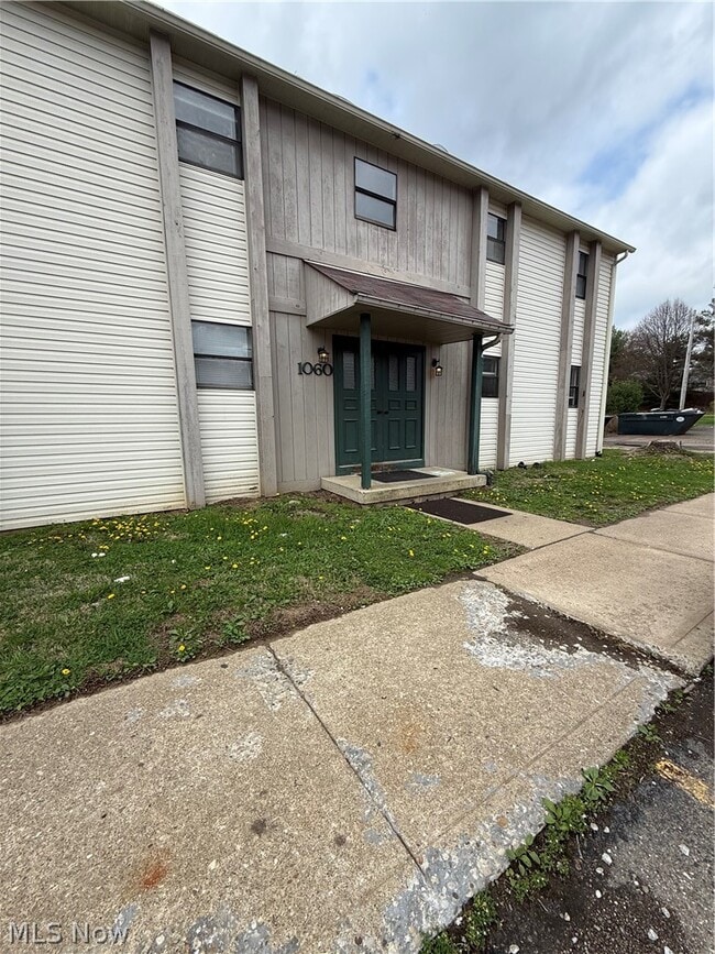 Building Photo - 1060 Brandywine Blvd Unit D