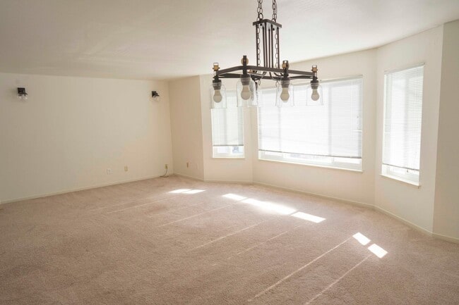Photo - Mid-floor Flat in a duplex located in the Inner Richmond / Laurel Heights.