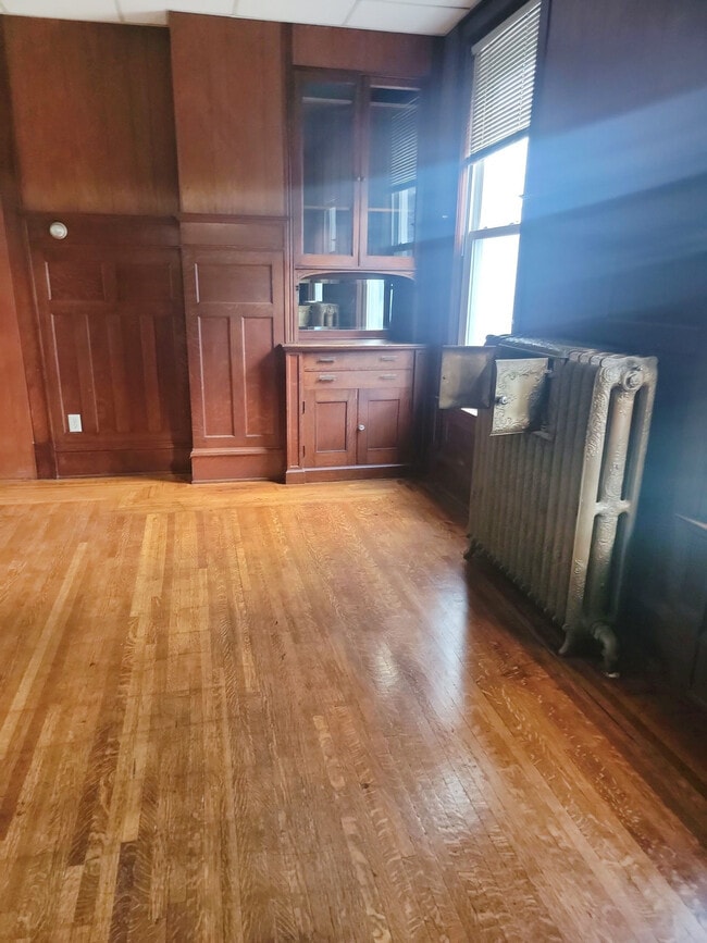 Photo - 503 6th St N