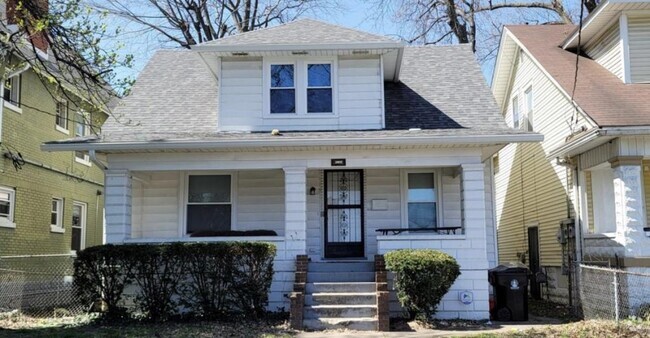 Building Photo - 2802 S 3rd St Rental