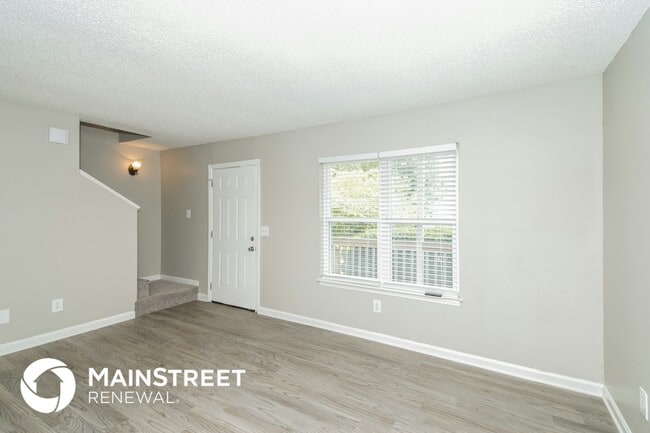 Photo - 304 Flagstone Way