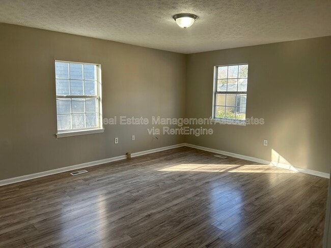 Photo - 214 W Central Ave