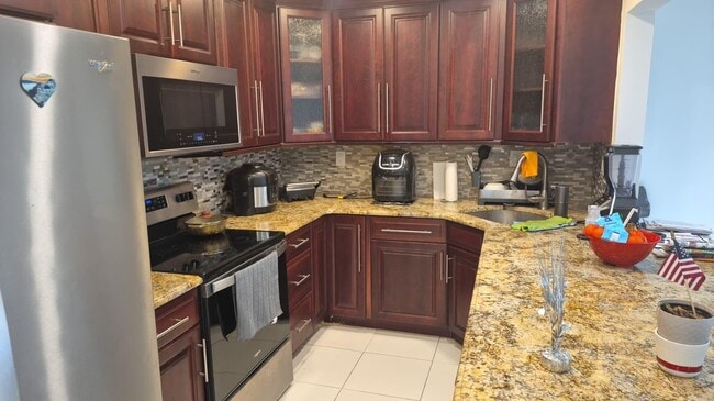 Building Photo - 4137 NW 88th Ave Unit 102