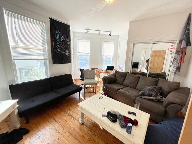 37 Hillside St Unit 1